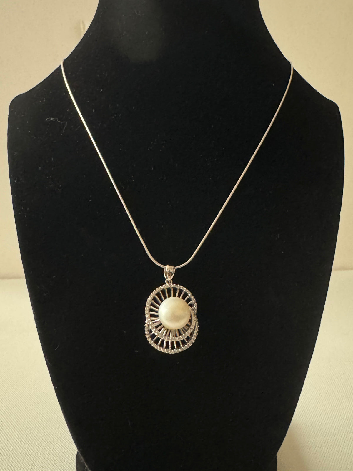 Natural Pearls Pendents with 925 silver chain